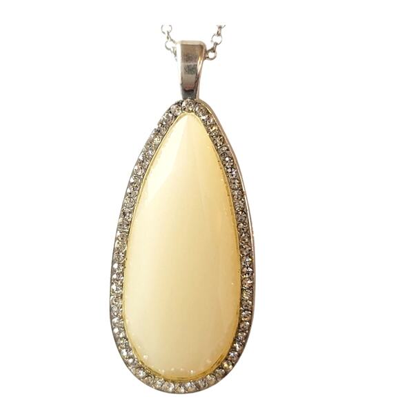 Silver Tone Layered Necklace Leaf and Teardrop Pendants 38" Chain - Picture 2 of 10